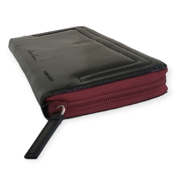 Kenneth Cole New York Black Patent Leather Zip Around Wallet - Picture 3 of 9